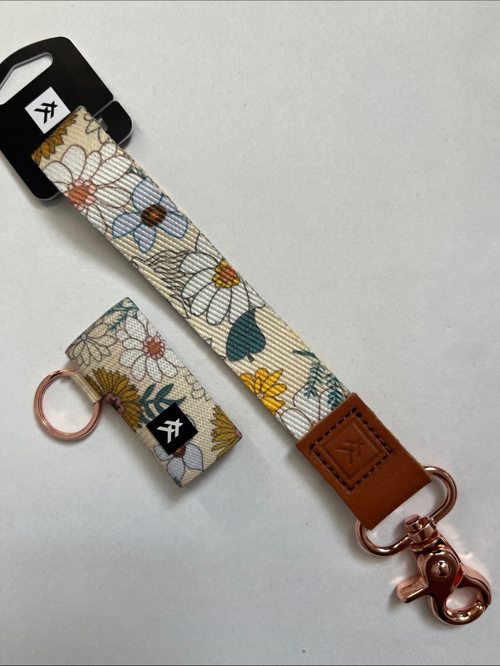 Thread Wallets wristlet/key/wallet fab and lip balm holder